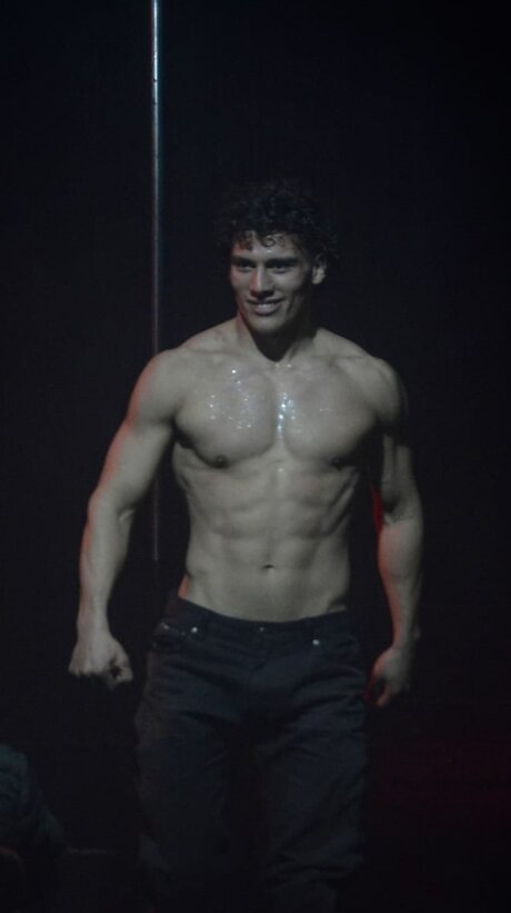 Foto di nudo di fuga di OnlyFans di Hercules Latino