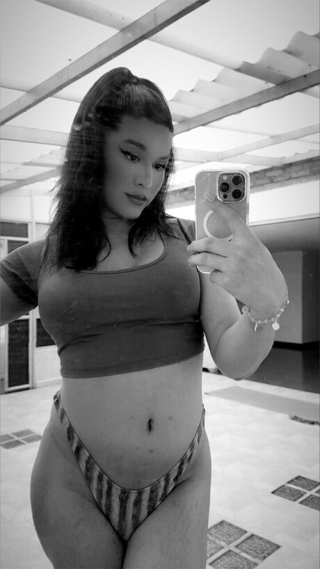 Foto di nudo di fuga di OnlyFans di Floryn Susana