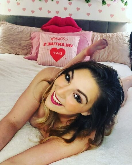 Foto di nudo di fuga di OnlyFans di Desirerose Free