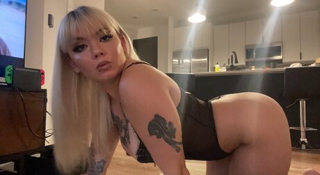 Foto di nudo di fuga di OnlyFans di Ava Roman