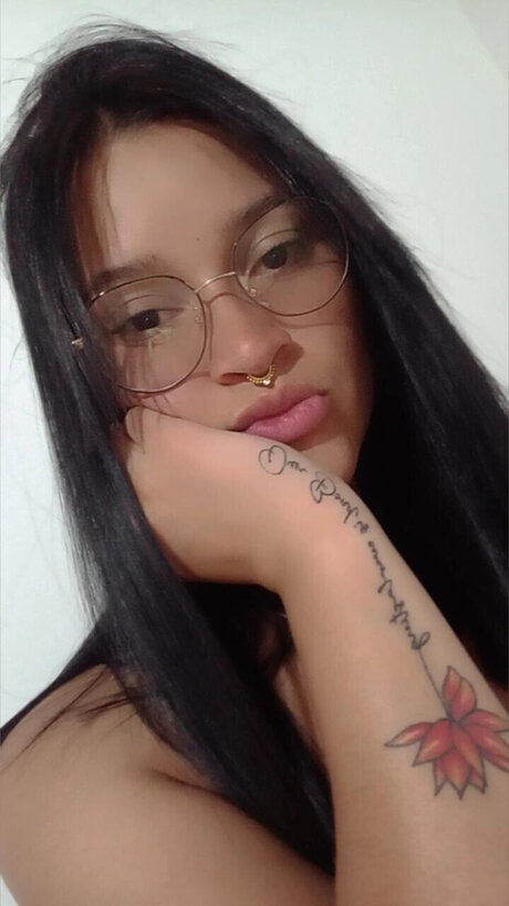 Foto di nudo di fuga di OnlyFans di Luna 