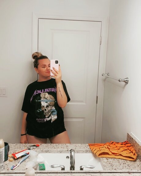 Foto di nudo di fuga di OnlyFans di Liza