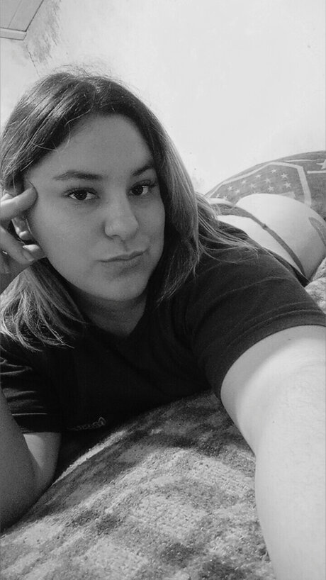 Foto di nudo di fuga di OnlyFans di Luz
