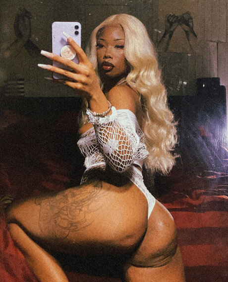 Foto di nudo di fuga di OnlyFans di Kyia