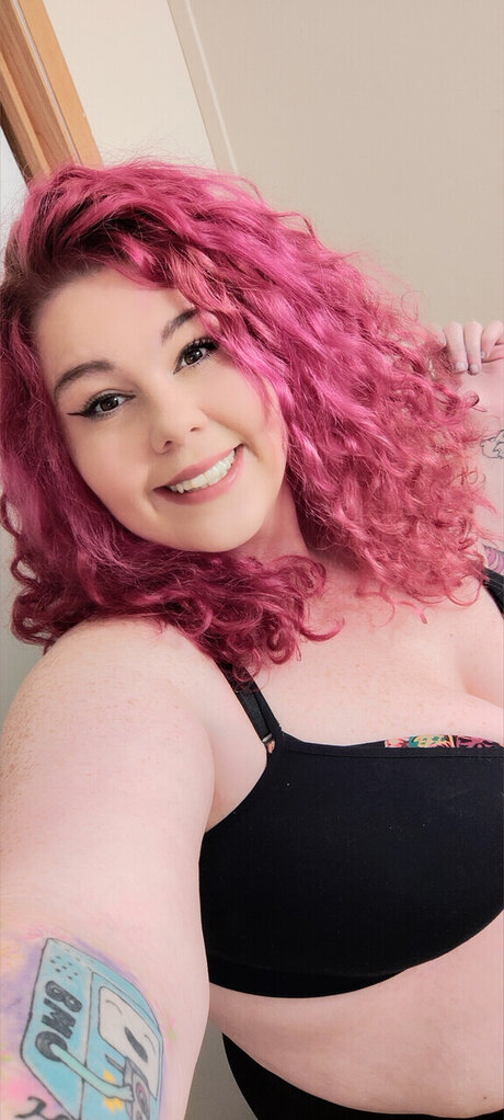 Foto di nudo di fuga di OnlyFans di Dumpdivapinky