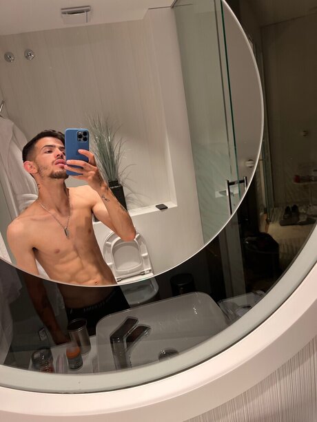 Foto di nudo di fuga di OnlyFans di  Deutschlandarab