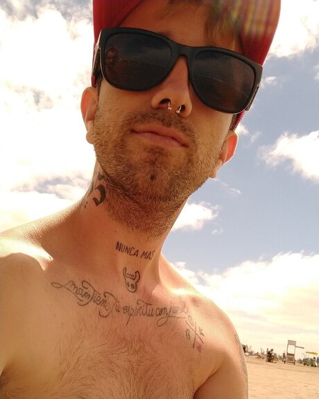Foto di nudo di fuga di OnlyFans di Tommy Lee Petit