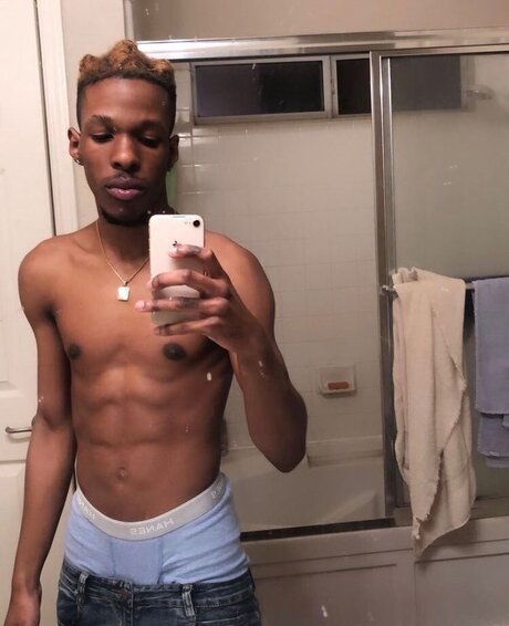 Foto di nudo di fuga di OnlyFans di Lil Dre 