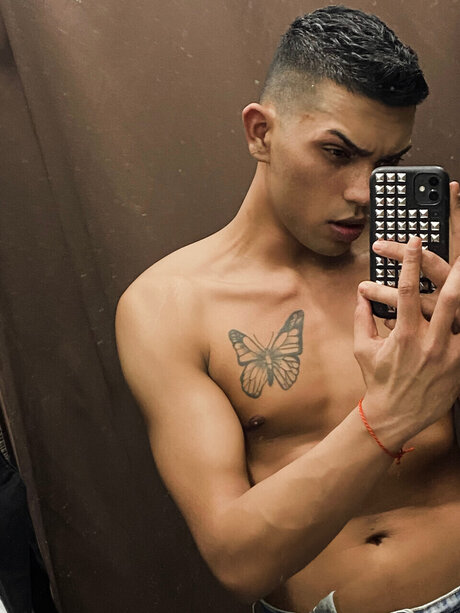Foto di nudo di fuga di OnlyFans di Benike