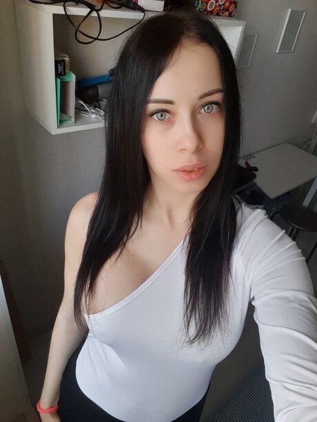 Foto di nudo di fuga di OnlyFans di Milka