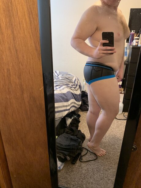 Foto di nudo di fuga di OnlyFans di Kinky Kev
