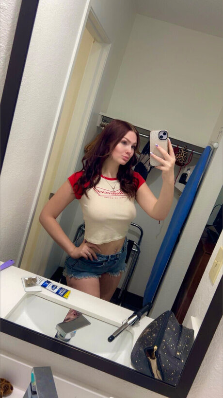 Foto di nudo di fuga di OnlyFans di Maddie 
