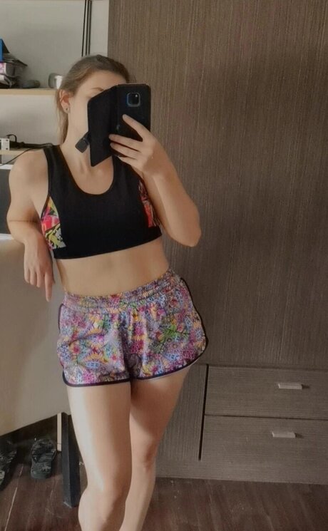Foto di nudo di fuga di OnlyFans di Loveintheair
