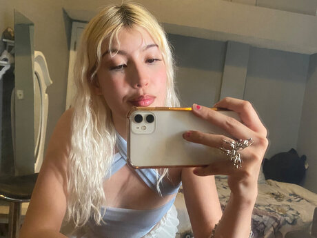 Foto di nudo di fuga di OnlyFans di Mo