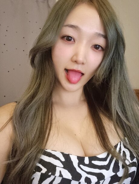 Foto di nudo di fuga di OnlyFans di Jiyu