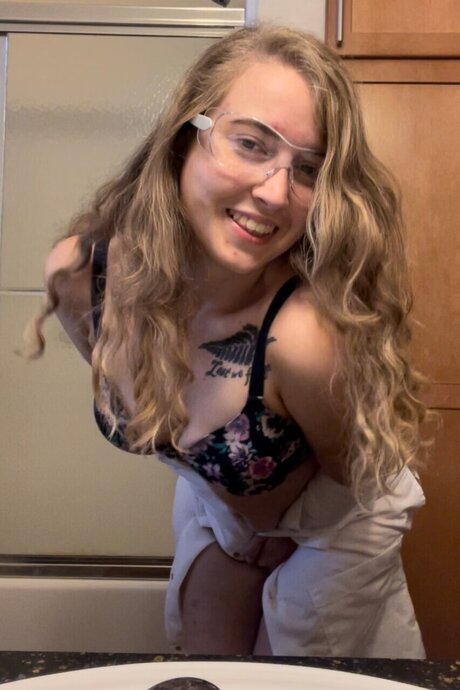 Foto di nudo di fuga di OnlyFans di Caroline P Your Fav College Baby