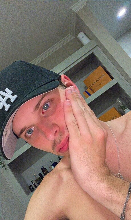Foto di nudo di fuga di OnlyFans di Colton Nash