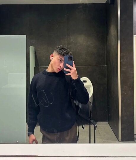 Foto di nudo di fuga di OnlyFans di Alejo Espinosa