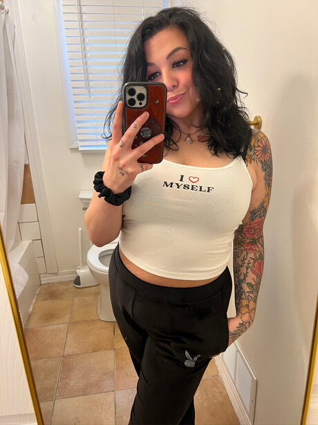 Foto di nudo di fuga di OnlyFans di Sweet Love