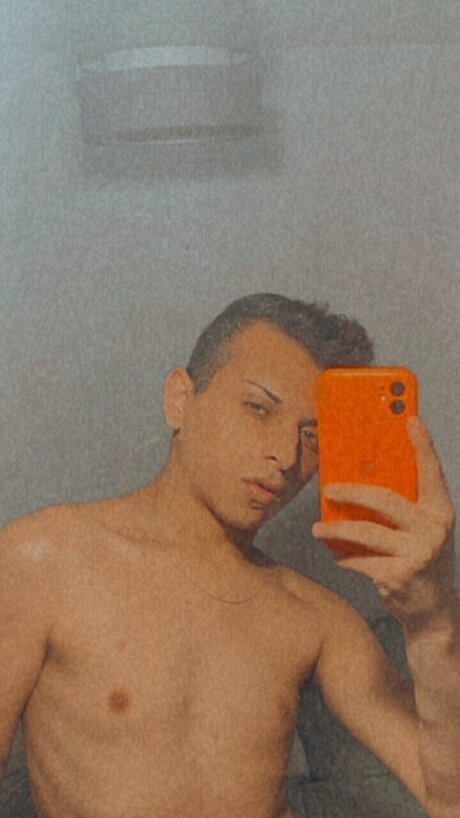 Foto di nudo di fuga di OnlyFans di Nicolas Oliva