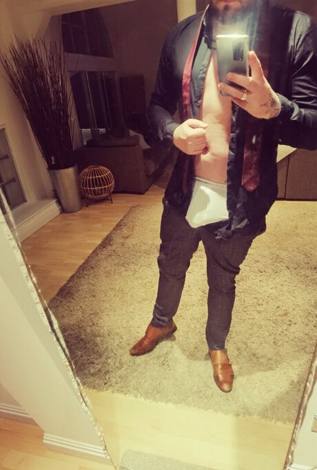 Foto di nudo di fuga di OnlyFans di Mr James Grey