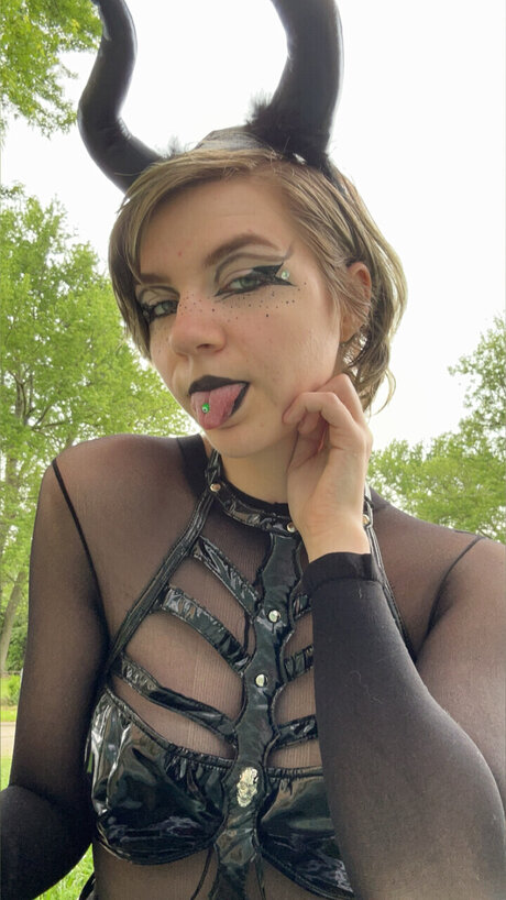 Foto di nudo di fuga di OnlyFans di Fae The God