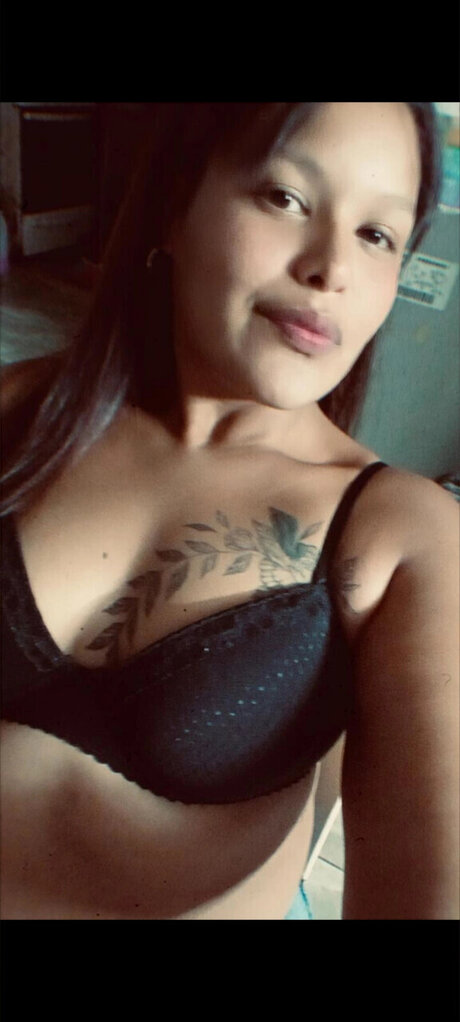 Foto di nudo di fuga di OnlyFans di Elo