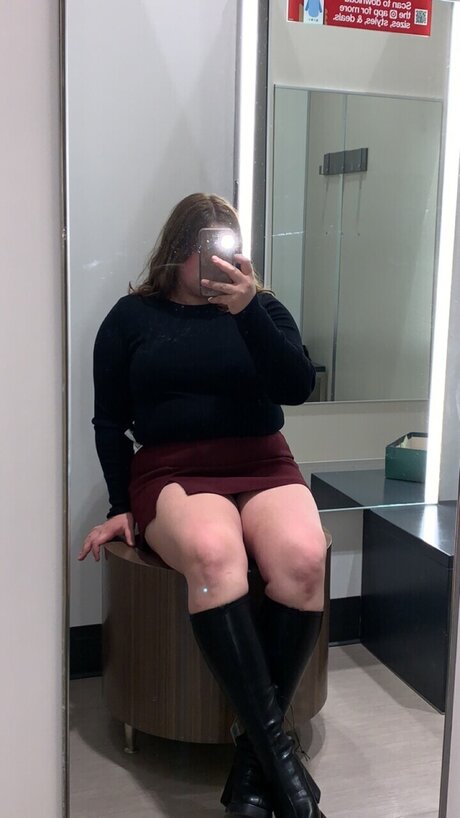 Foto di nudo di fuga di OnlyFans di Emilyjane22