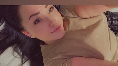 Foto di nudo di fuga di OnlyFans di Martine