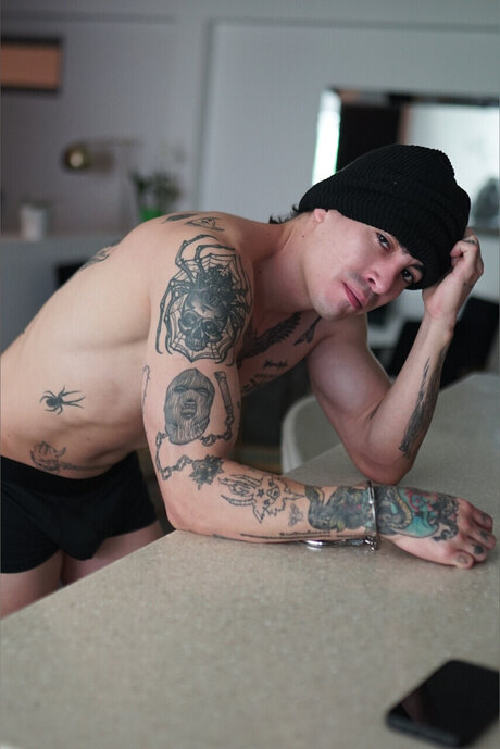 Foto di nudo di fuga di OnlyFans di Eduardo Suave