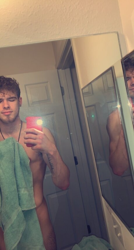 Foto di nudo di fuga di OnlyFans di Austin