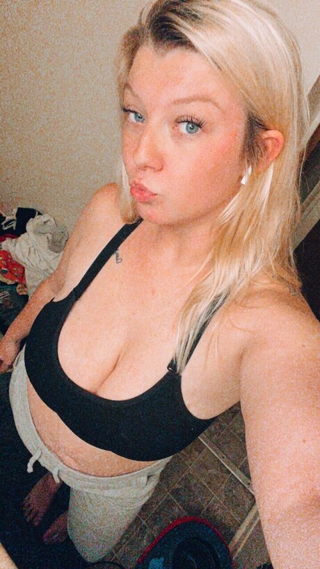 Foto di nudo di fuga di OnlyFans di Aliyah Harbison