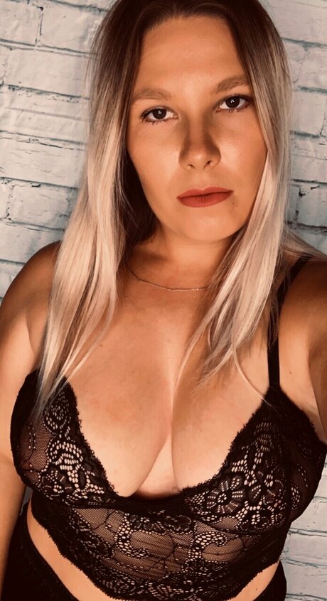 Foto di nudo di fuga di OnlyFans di Qbee121