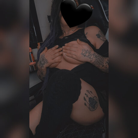 Foto di nudo di fuga di OnlyFans di Honey Queen