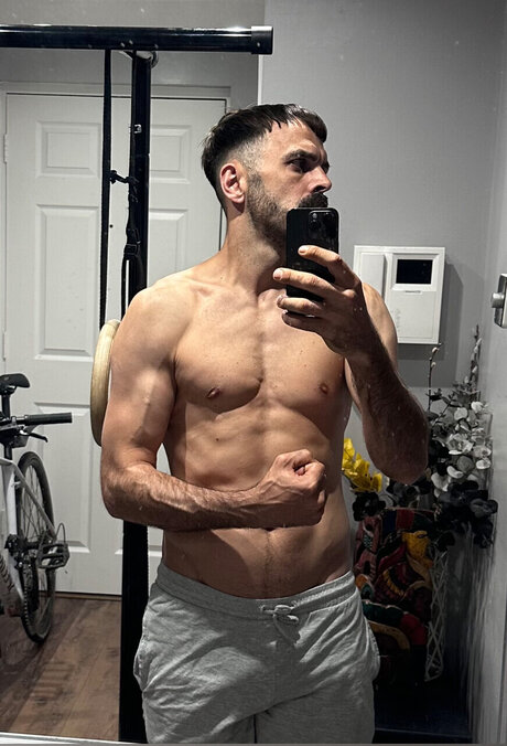 Foto di nudo di fuga di OnlyFans di The Master A