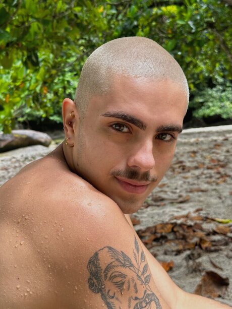 Foto di nudo di fuga di OnlyFans di 