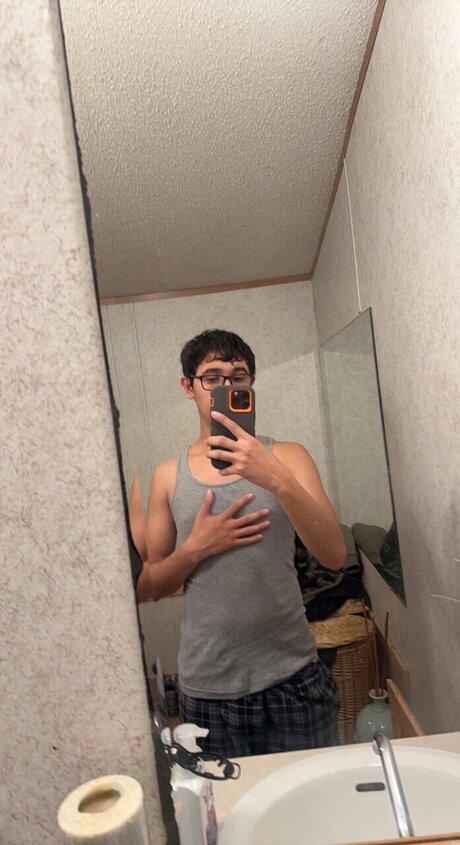 Foto di nudo di fuga di OnlyFans di Adrian Rey