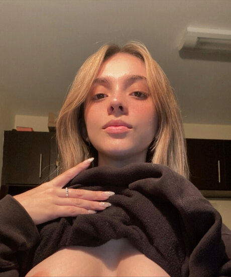 Foto di nudo di fuga di OnlyFans di Cutieblonde