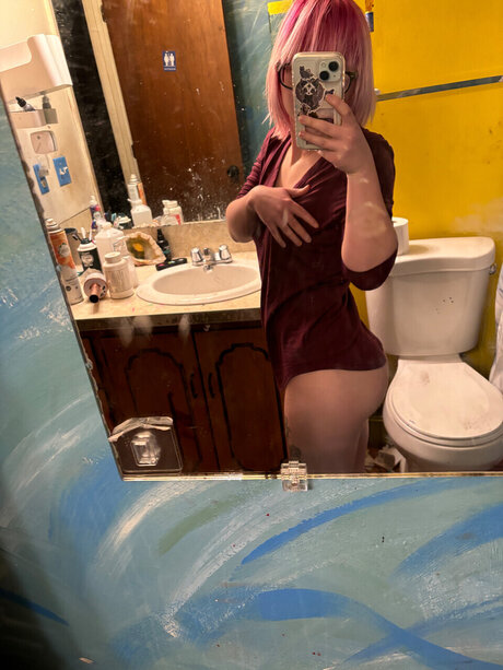 Foto di nudo di fuga di OnlyFans di Emodino21