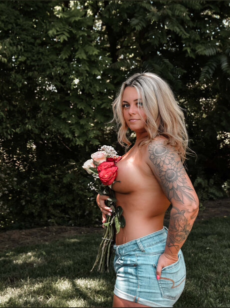 Foto di nudo di fuga di OnlyFans di Hannah Denton