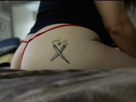 Foto di nudo di fuga di OnlyFans di Ganjamomma