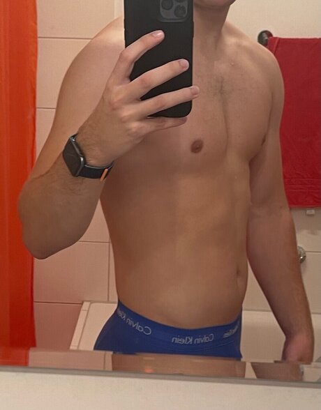 Foto di nudo di fuga di OnlyFans di Max