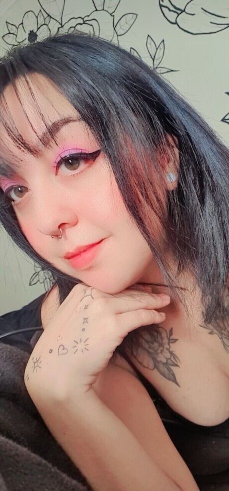 Foto di nudo di fuga di OnlyFans di Puurplee Sol