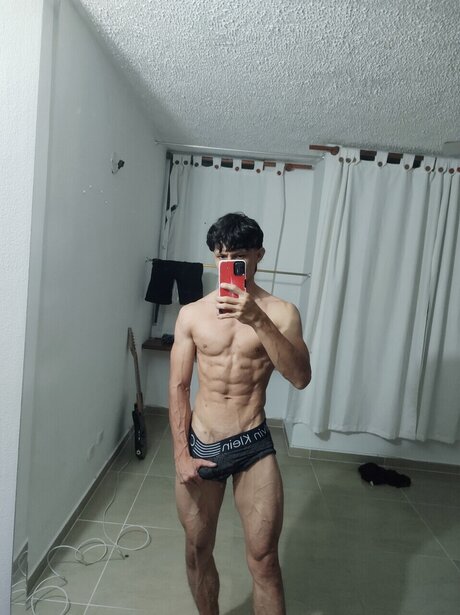 Foto di nudo di fuga di OnlyFans di Ares Holland
