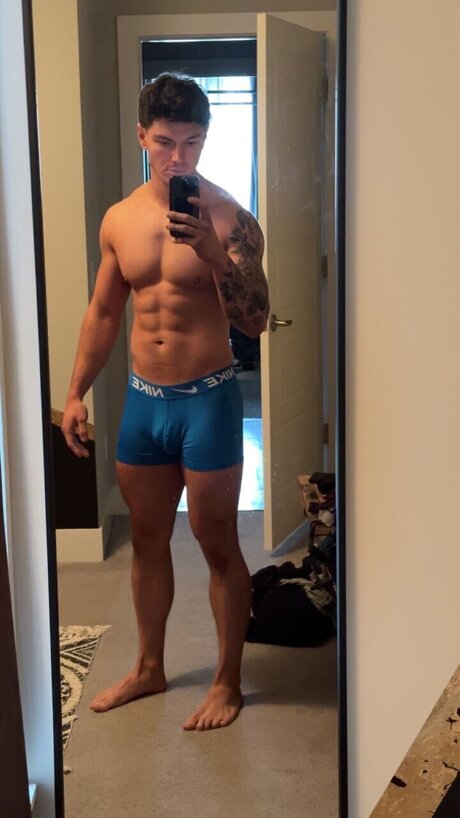Foto di nudo di fuga di OnlyFans di Schimmsky