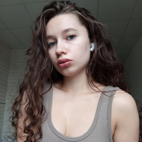 Foto di nudo di fuga di OnlyFans di Bella