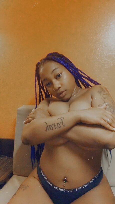 Foto di nudo di fuga di OnlyFans di Bubbles