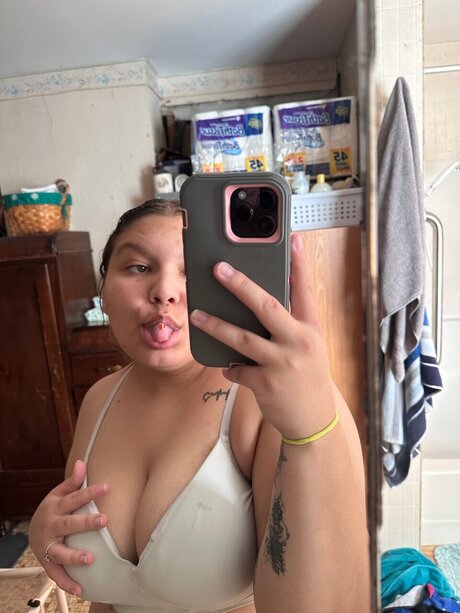Foto di nudo di fuga di OnlyFans di Bre