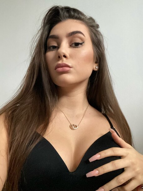 Foto di nudo di fuga di OnlyFans di Kristna