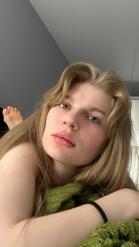 Foto di nudo di fuga di OnlyFans di Milana